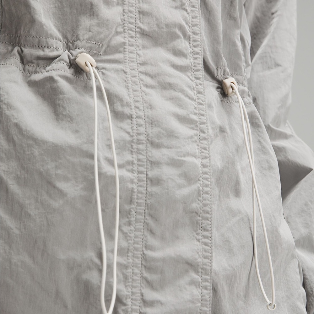lululemon athletica Gray Utility Rain Jacket Lightweight Relaxed Fit NWOT - Picture 4 of 14